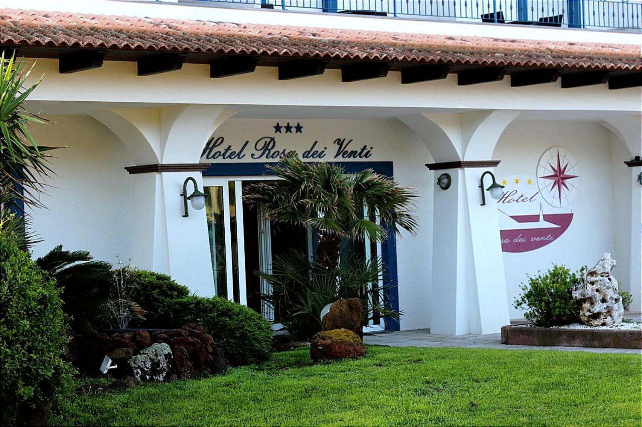 Hotel Rosa Dei Venti Castelsardo Exterior foto