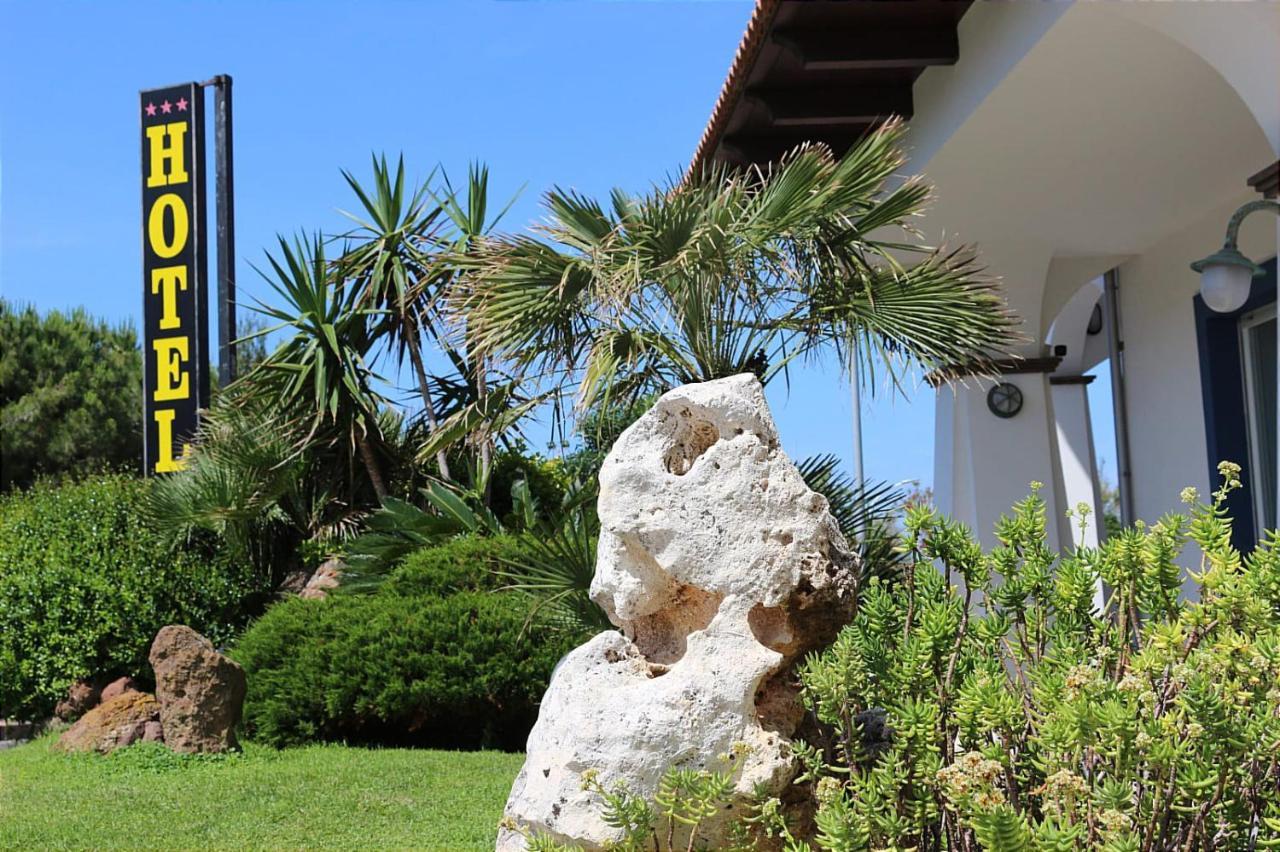 Hotel Rosa Dei Venti Castelsardo Exterior foto