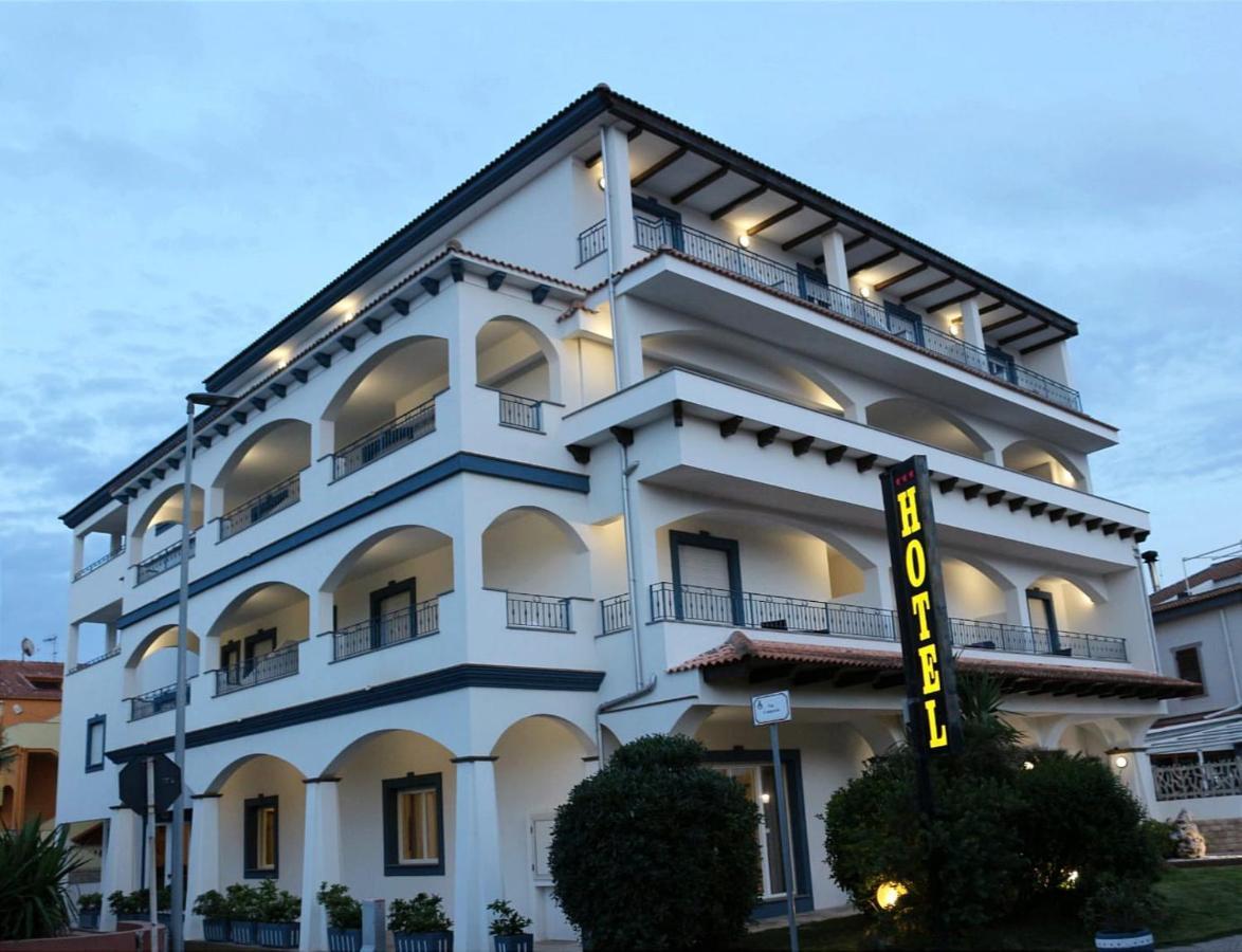 Hotel Rosa Dei Venti Castelsardo Exterior foto