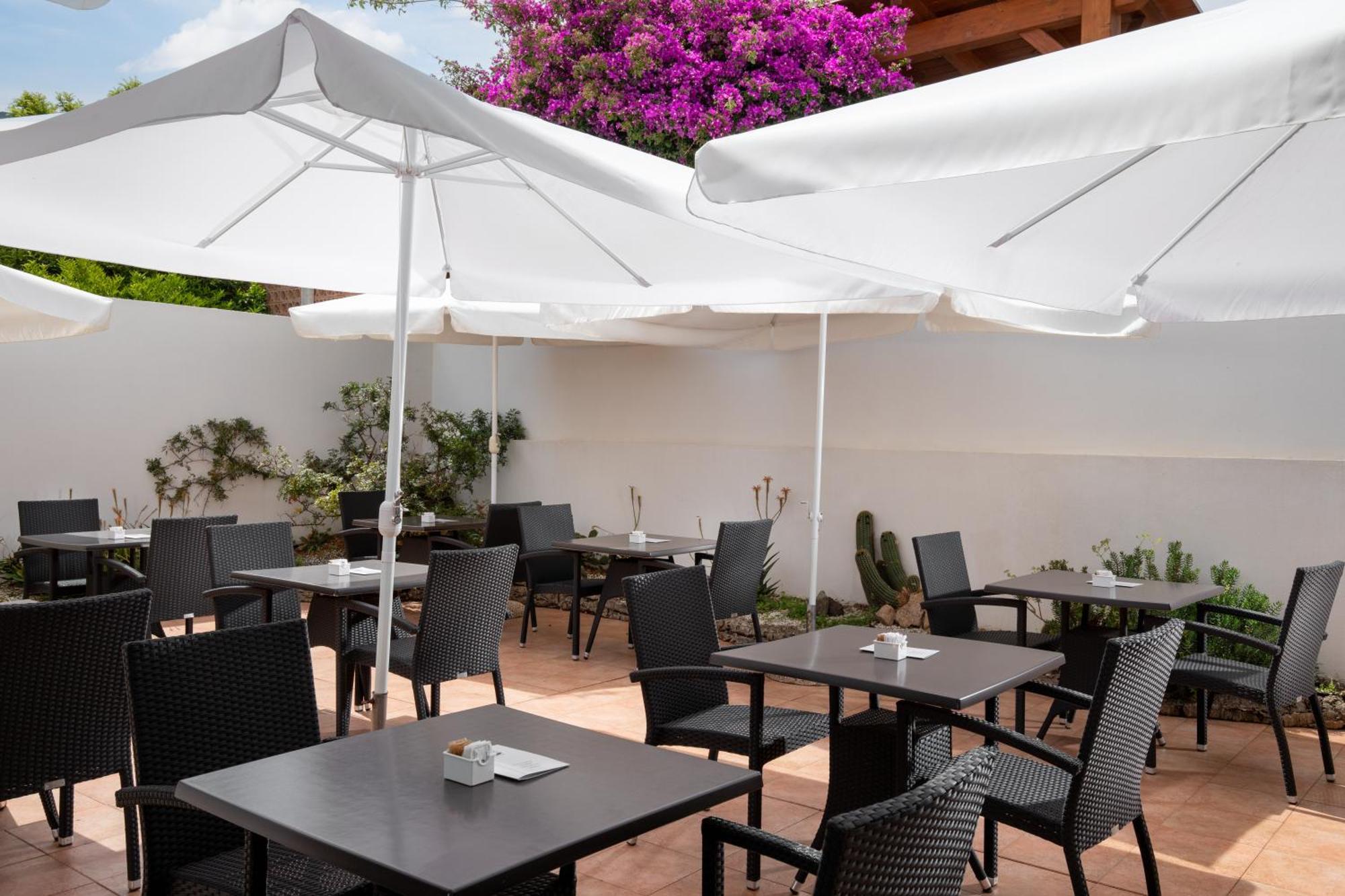 Hotel Rosa Dei Venti Castelsardo Exterior foto