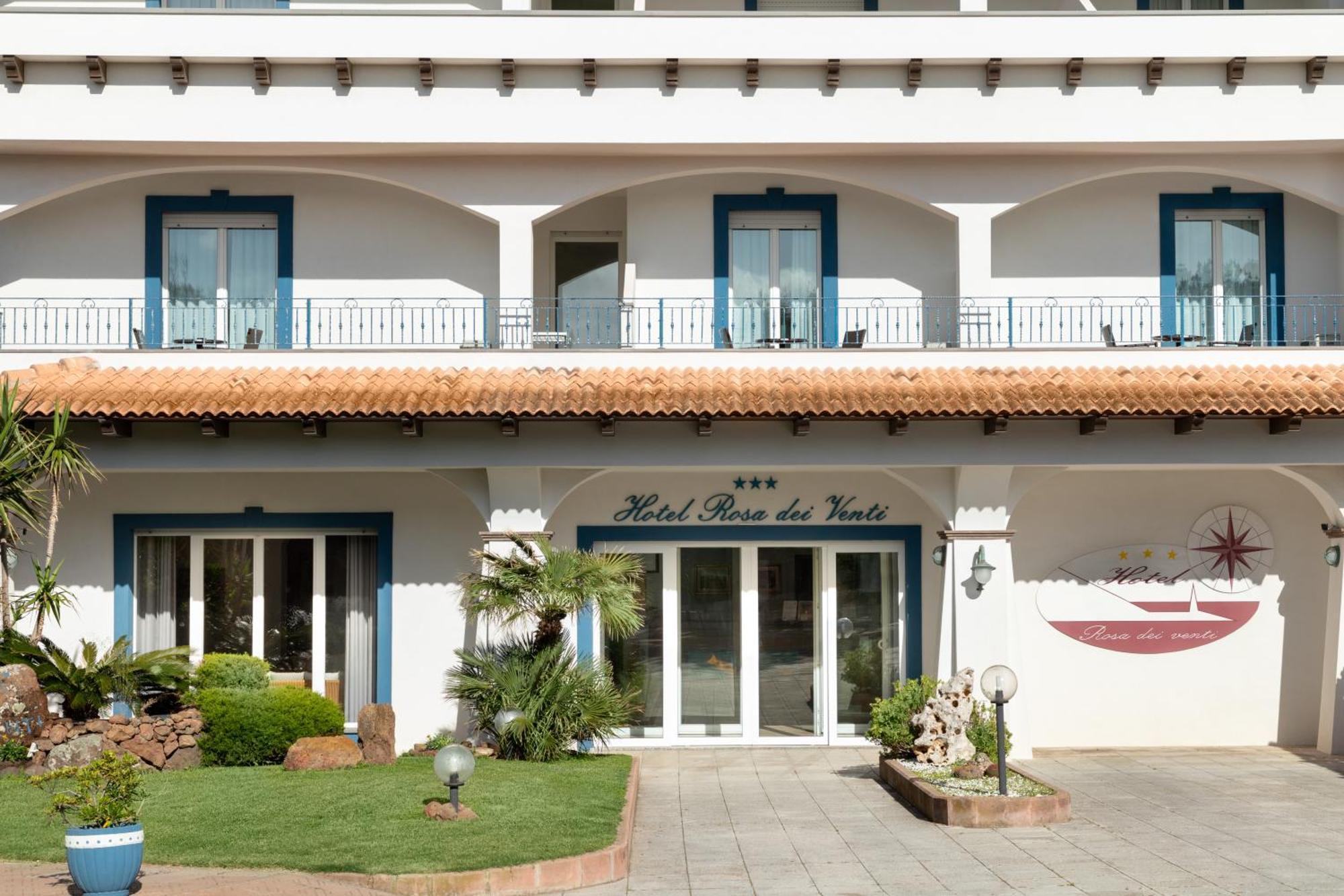 Hotel Rosa Dei Venti Castelsardo Exterior foto