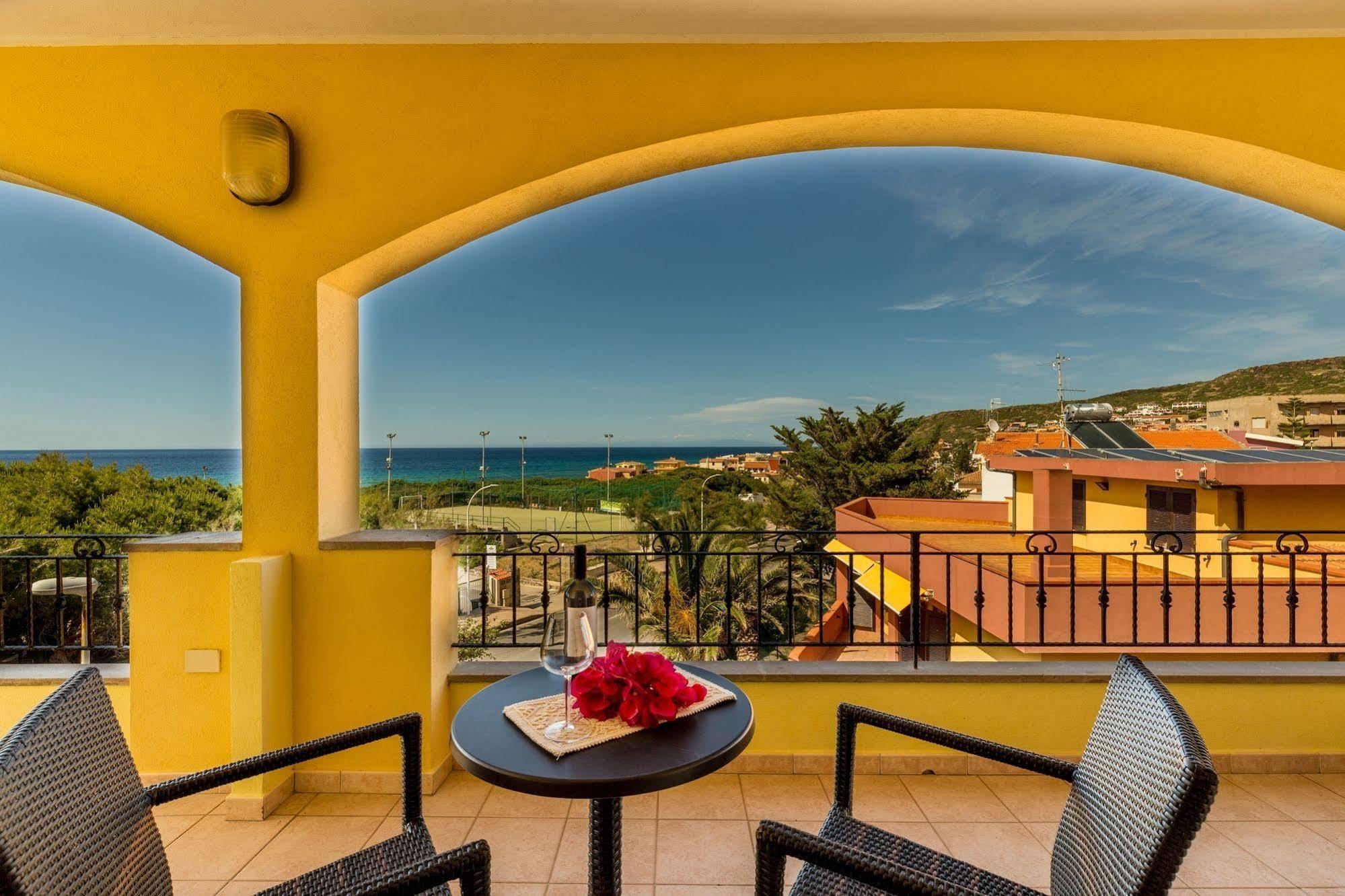 Hotel Rosa Dei Venti Castelsardo Exterior foto